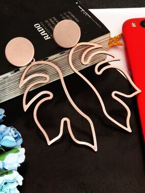 Stylish Rose Gold Leaf Shape Drop Earrings for Women Lightweight Party Wear